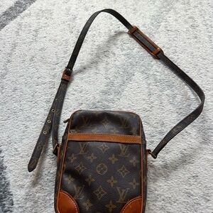 Louis Vuitton vintage Danube leather cross body bag